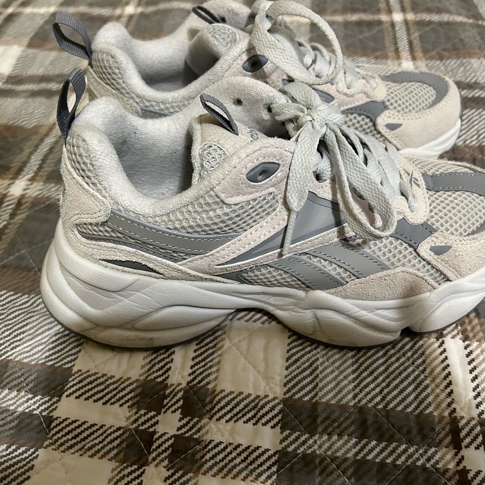 Reebok Women’s Light Gray and Dark Gray Sneakers - Picture 2 of 6